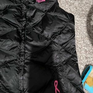 Black north face vest